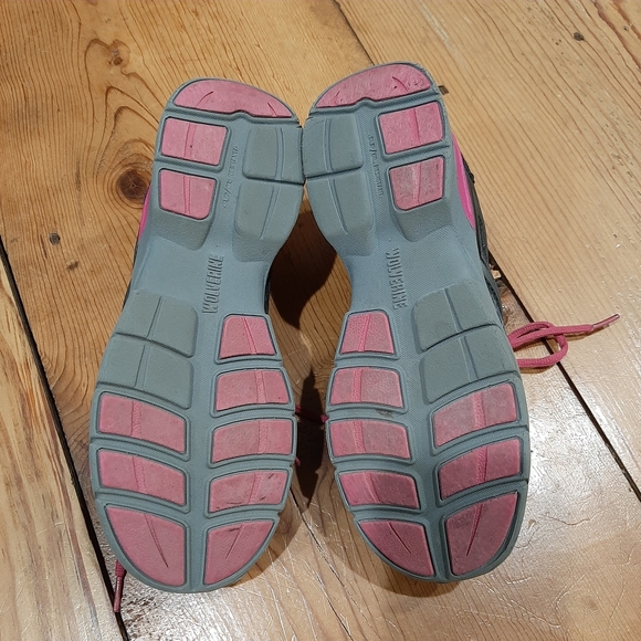 Wolverine Women's Pink/Black JetStream Carbonmax Safety Toe Shoe - W10678 - Picture 6 of 8